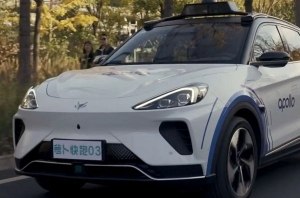 В Китае заработало такси будущего: пассажиров возят беспилотные авто (видео)