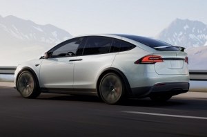 Легче, мощнее, быстрее: скрытые подробности о новой Model X