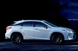 Lexus RX: больше черной элегантности