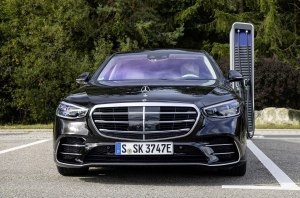 Mercedes-Benz S 580 e 4Matic добавил полный привод к гибриду Mercedes-Benz S 580 e 4Matic добавил полный привод к гибриду