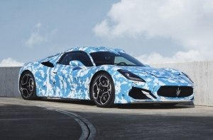 Maserati MC20 в кузове родстер: первые фото