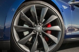 Tesla научились следить за износом шин в реальном времени