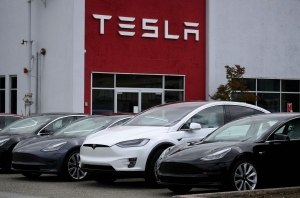 Tesla массово отзывает электромобили в США