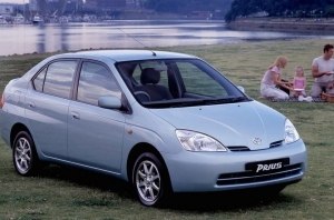 25 лет опыта: почему Toyota не признает современные батареи?