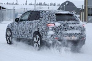 Mercedes тестирует электрический EQE