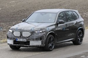 BMW тестирует новый X5 M BMW тестирует новый X5 M