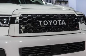 В Сеть слили фотографии Toyota Sequoia нового поколения