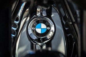 Компания BMW патентует регулируемые по высоте и ширине седла