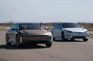 Гонка века: Tesla Plaid против Lucid Air (видео) Гонка века: Tesla Plaid против Lucid Air (видео)