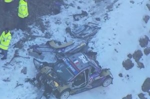 Гонщик чудом остался цел после страшной аварии в Ралли Монте-Карло (видео) Гонщик чудом остался цел после страшной аварии в Ралли Монте-Карло (видео)