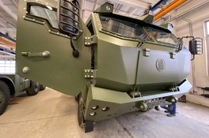В Украину прибыли восьмиколесные бронированные шасси Tatra