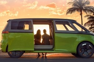 Серийный Volkswagen ID.Buzz: названа дата премьеры Серийный Volkswagen ID.Buzz: названа дата премьеры
