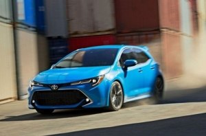 Первые фото хот-хэтча GR Corolla
