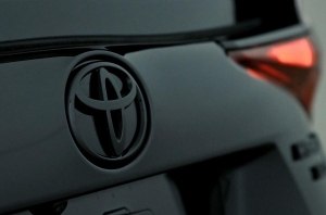 Toyota bZ1: первый электрический компакт бренда
