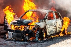Электромобили оказались в 60 раз безопаснее бензиновых авто!