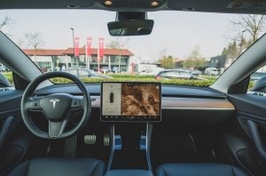 Отзыв на удаленке: 800.000 электрокаров Tesla пройдут дистанционный «ремонт»