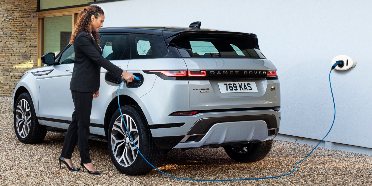 Бестселлеры Evoque и Discovery Sport теперь являются подключаемыми гибридами